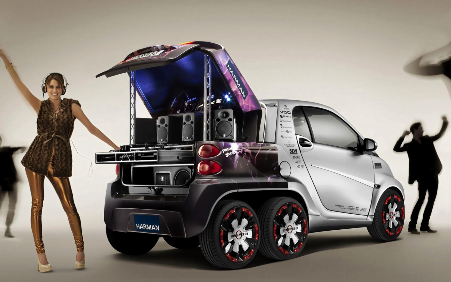 Sfondi Music Smart Car 1440x900