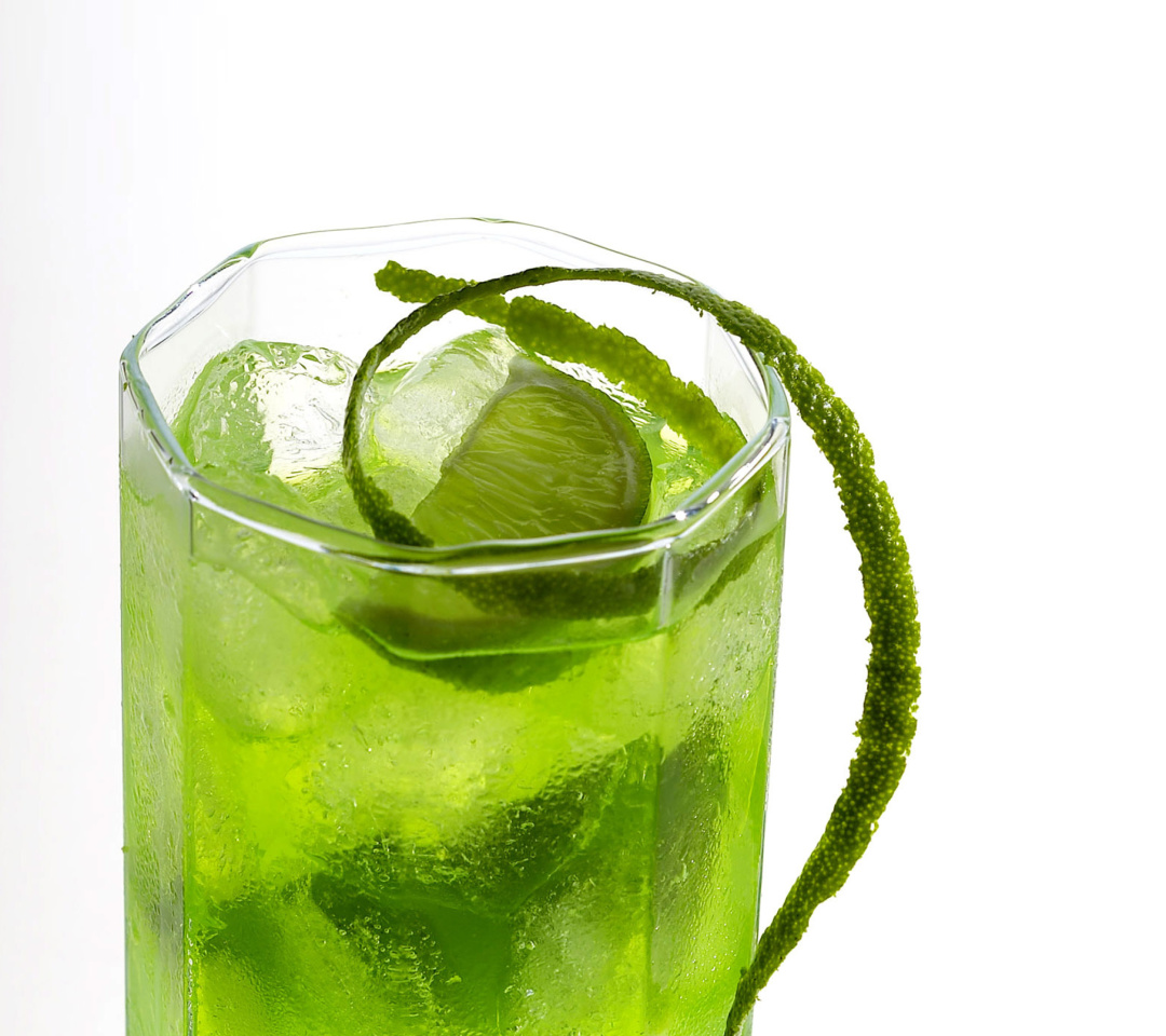 Fondo de pantalla Green Cocktail with Lime 1080x960