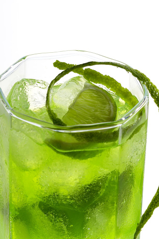 Green Cocktail with Lime wallpaper 320x480
