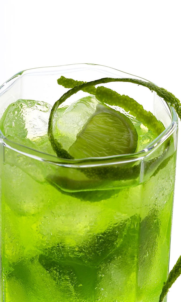Обои Green Cocktail with Lime 768x1280