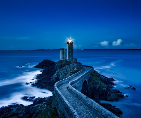 Das France Lighthouse in Ocean Wallpaper 480x400