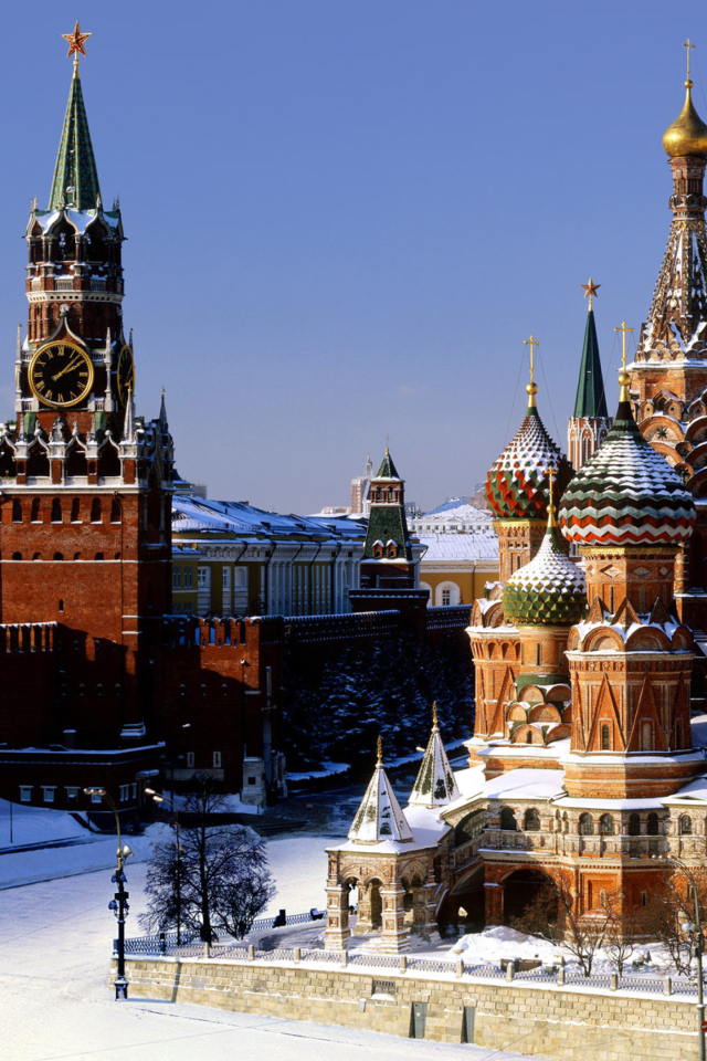 Das Kremlin Moscow Wallpaper 640x960