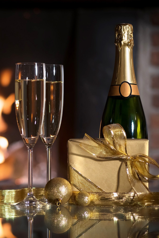 Das Champagne and Fireplace Wallpaper 640x960