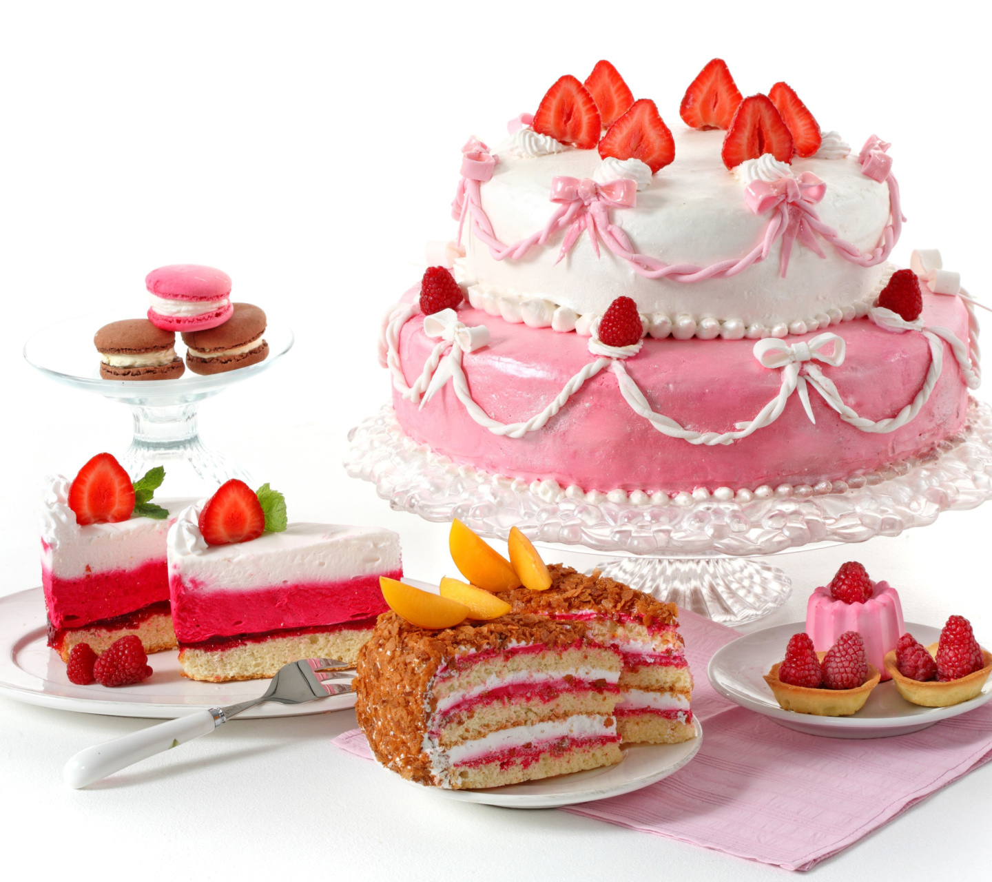 Strawberry biscuit cake wallpaper 1440x1280