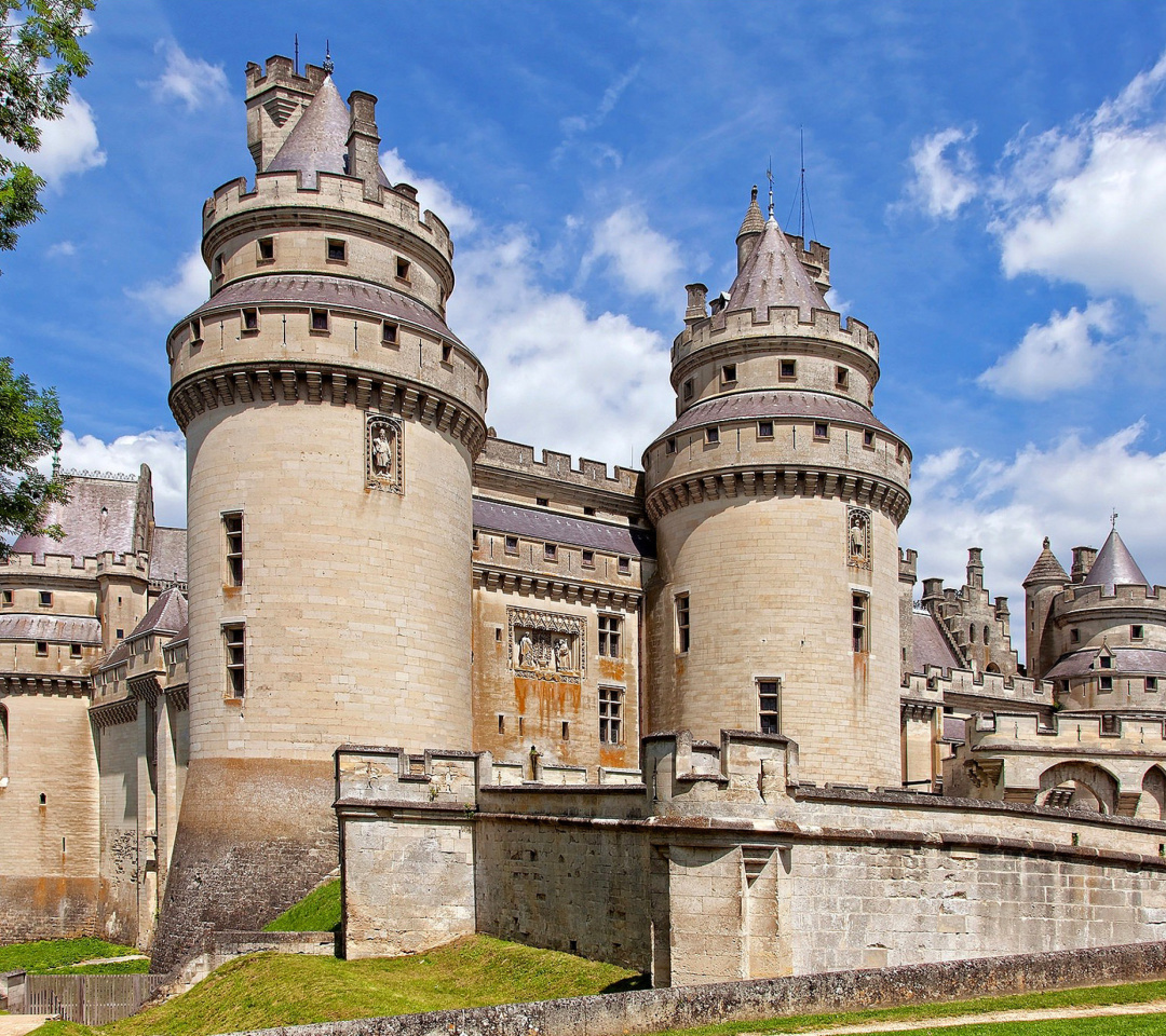 Sfondi Chateau de Pierrefonds in France 1080x960