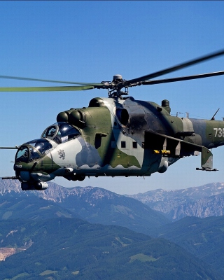 Mil Mi 24 Hind Attack Helicopter - Obrázkek zdarma pro 240x320