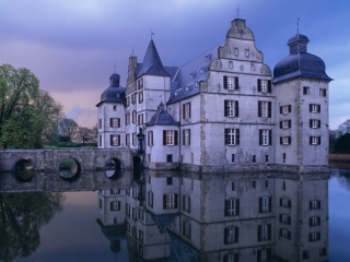 Das Bodelschwingh Castle Dortmund Germany Wallpaper 320x240