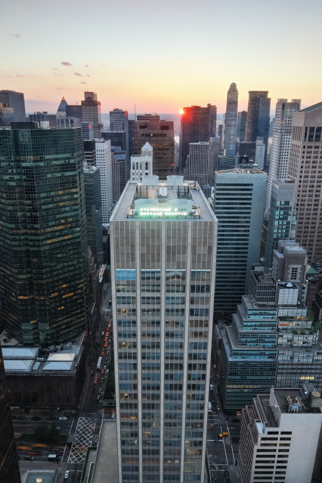 Das Manhattan At Sunset Wallpaper 640x960