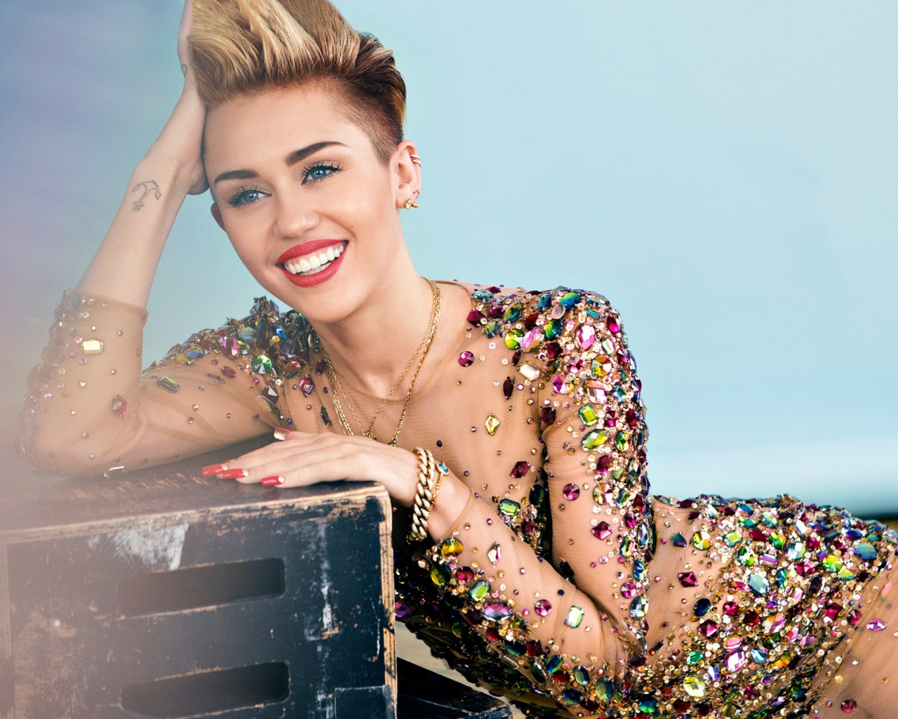 Обои Miley Cyrus 2014 1280x1024