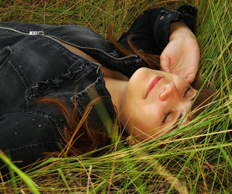 Girl in Summer Forest wallpaper 960x800