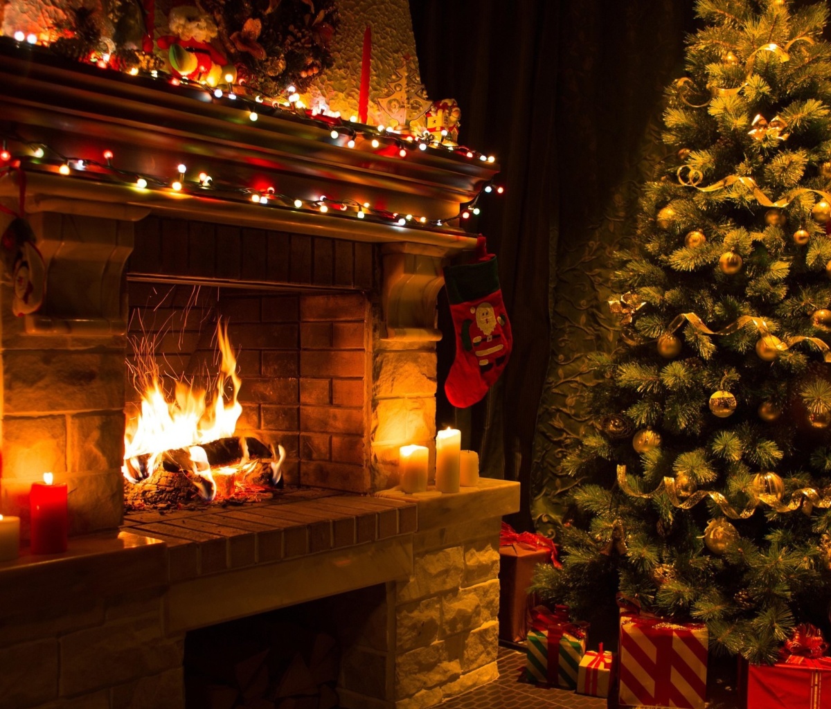 Обои Christmas Tree Fireplace 1200x1024