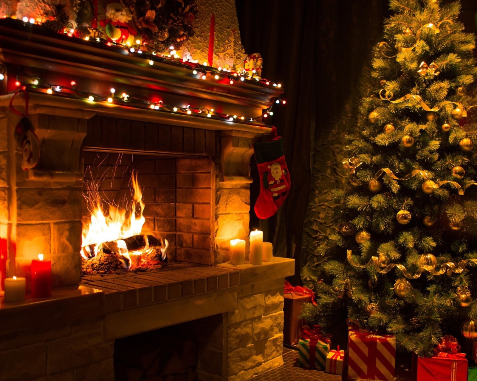 Обои Christmas Tree Fireplace 1600x1280