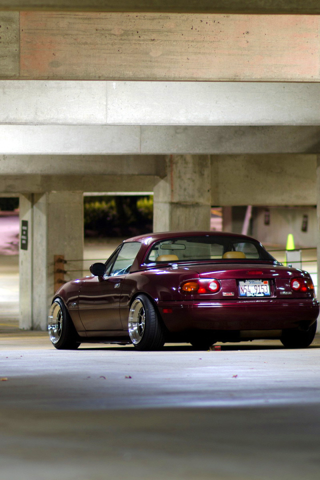 Mazda RX 8 In Garage screenshot #1 640x960