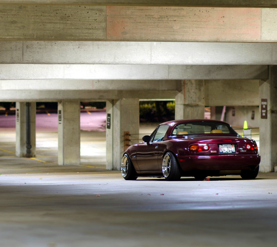 Fondo de pantalla Mazda RX 8 In Garage 960x854