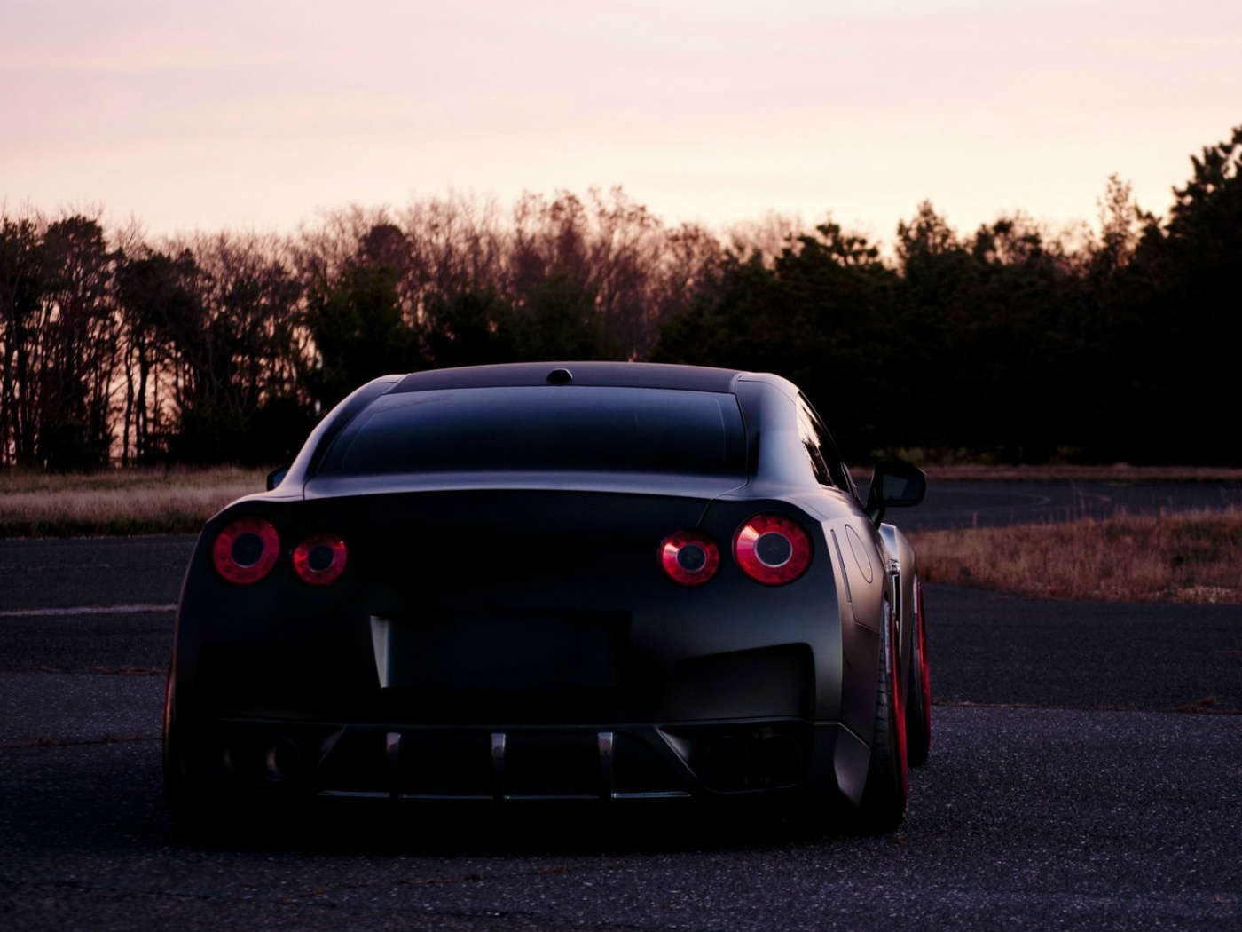 Nissan GT R wallpaper 1400x1050