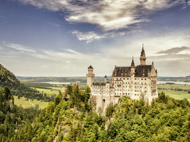 Screenshot №1 pro téma Bavarian Neuschwanstein Castle 640x480