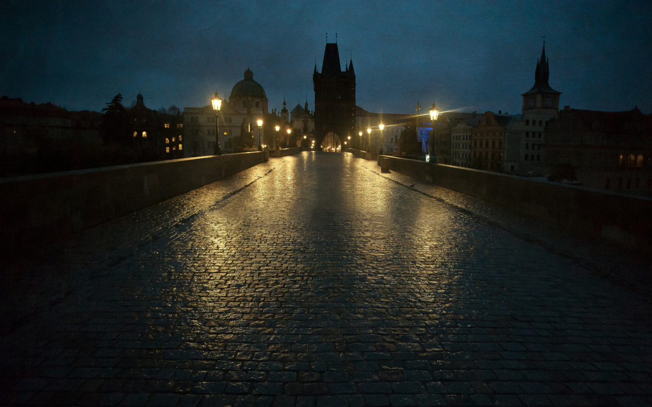 Fondo de pantalla Night In Prague 1280x800