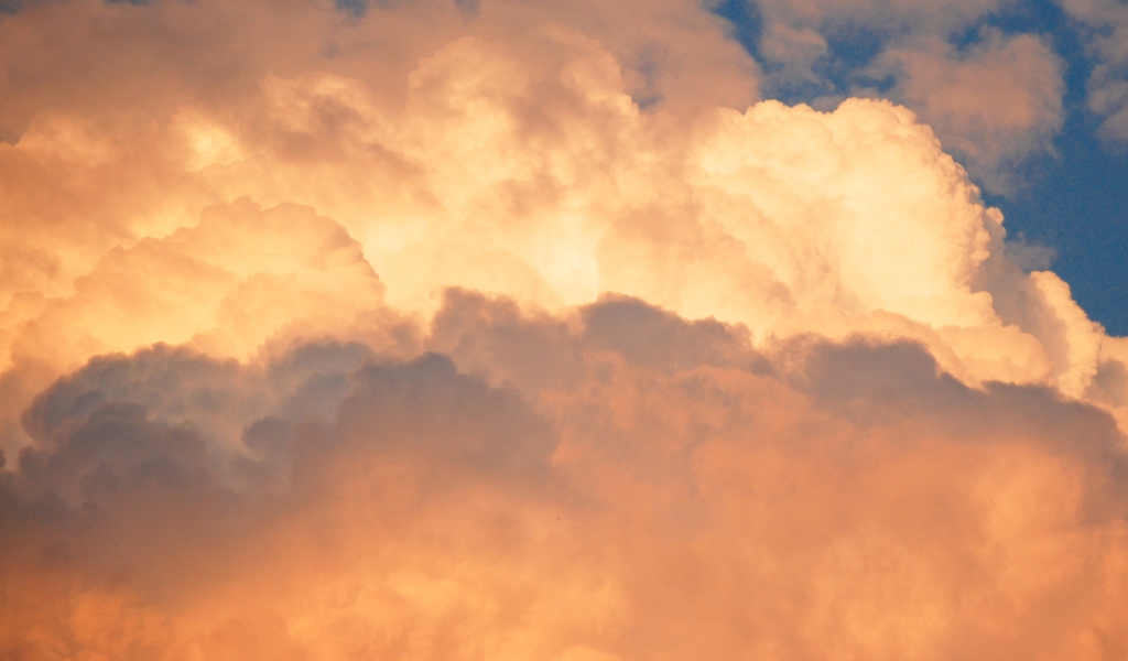 Clouds At Sunset screenshot #1 1024x600