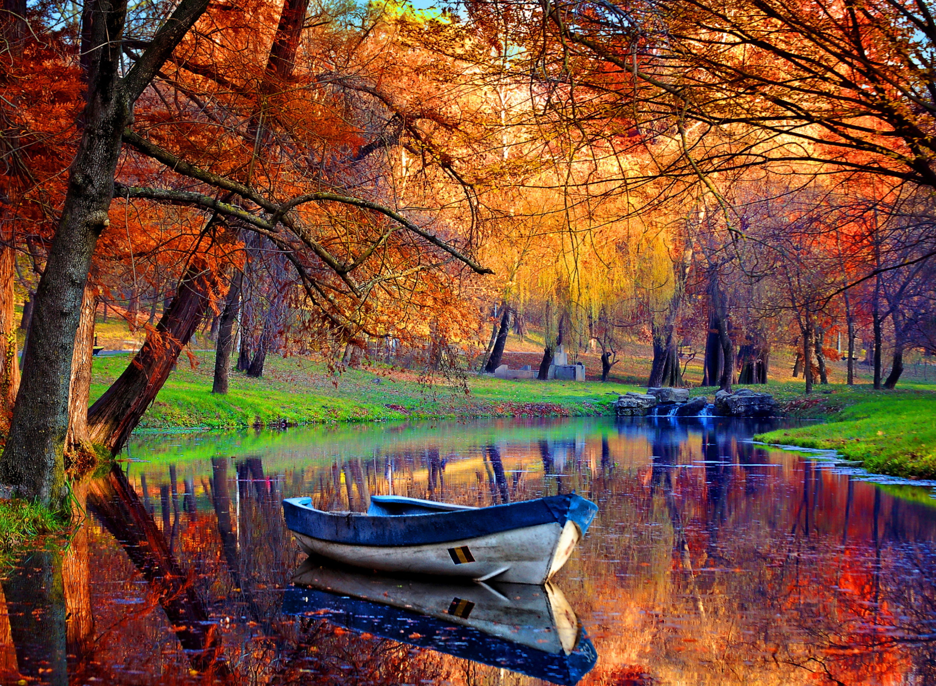 Обои September Autumn River 1920x1408