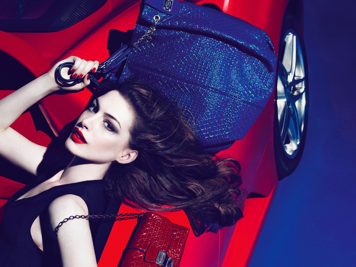 Обои Anne Hathaway For Tods 1152x864
