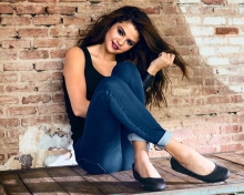 Sfondi Pretty Girl Selena Gomez 2014 220x176
