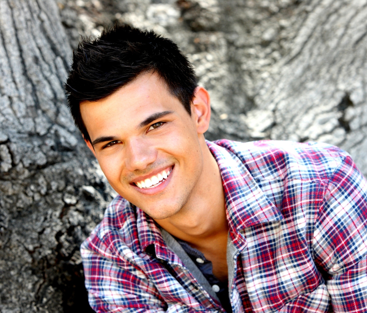 Sfondi Taylor Lautner 1200x1024