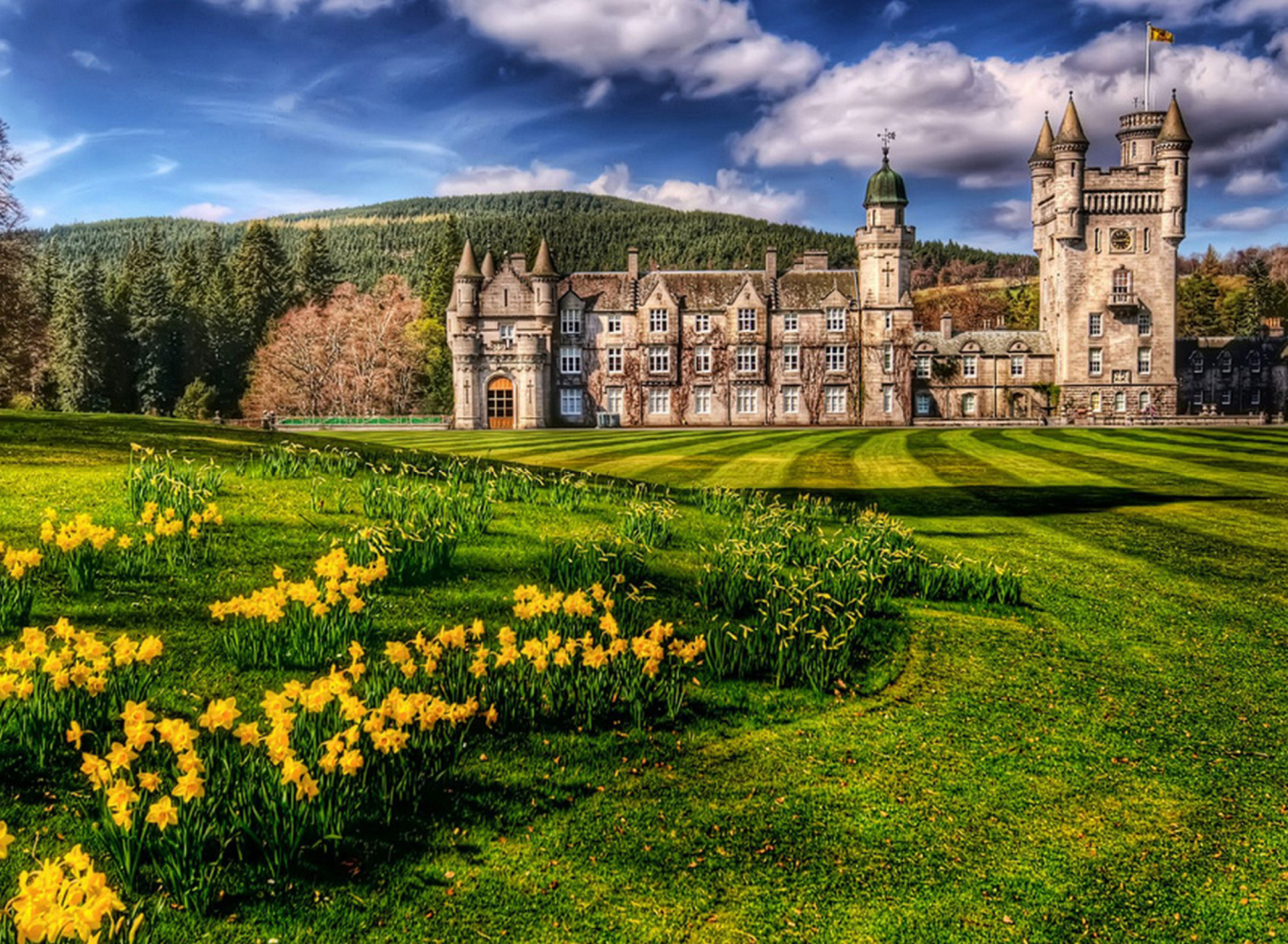 Sfondi Castle In Green 1920x1408