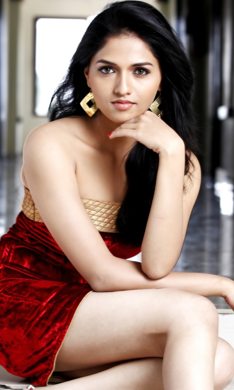 Обои Actress Sunayana 768x1280