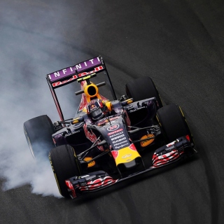 Картинка Red Bull F1 Infiniti на iPad 2