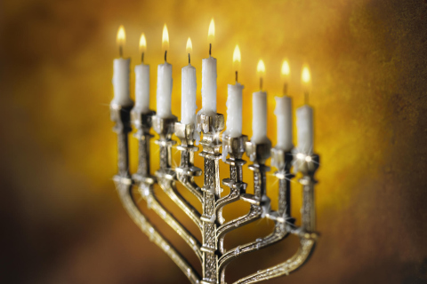 Das Lighting of Menorah in Jerusalem Wallpaper 480x320