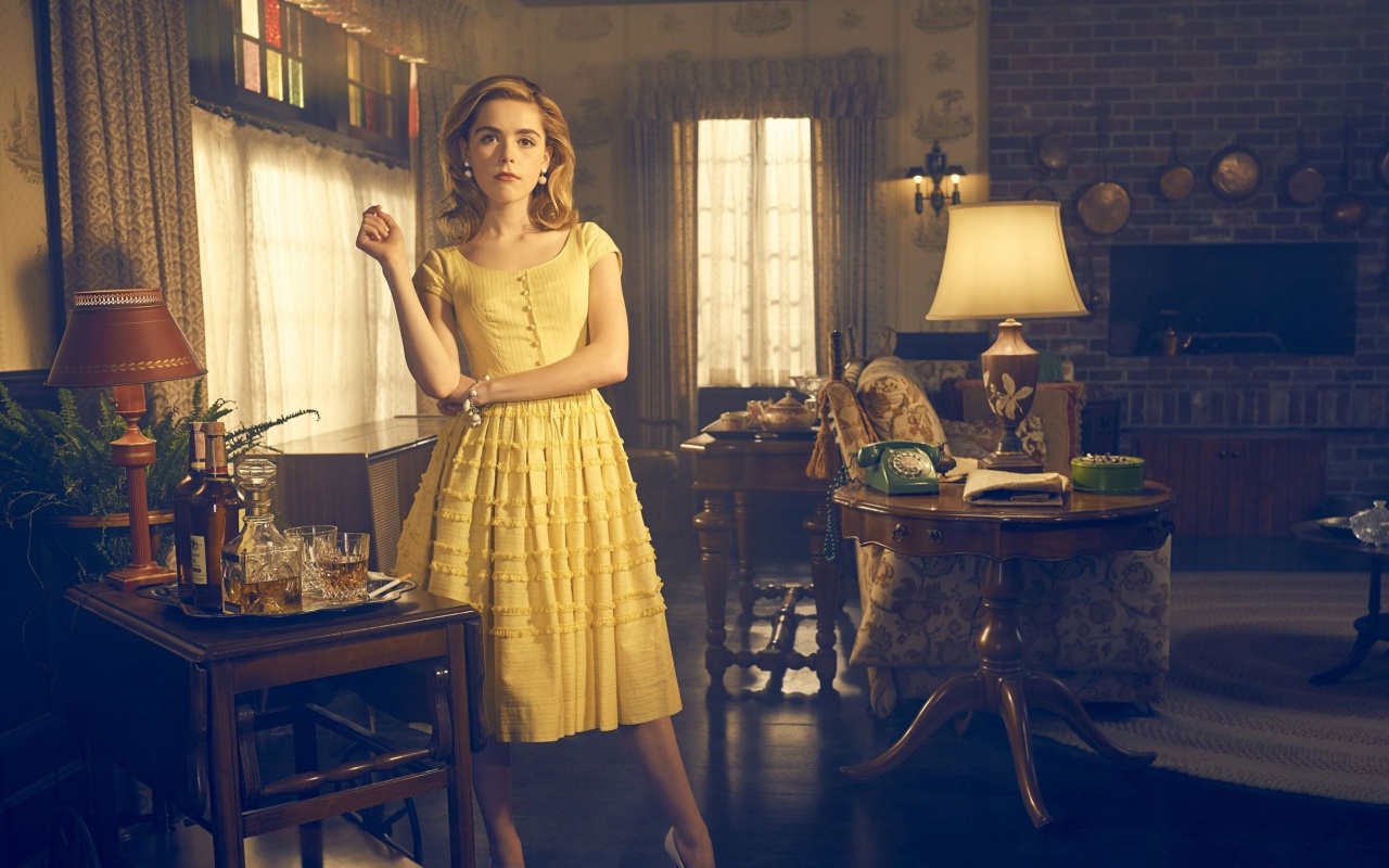 Kiernan Shipka in Feud TV series wallpaper 1280x800