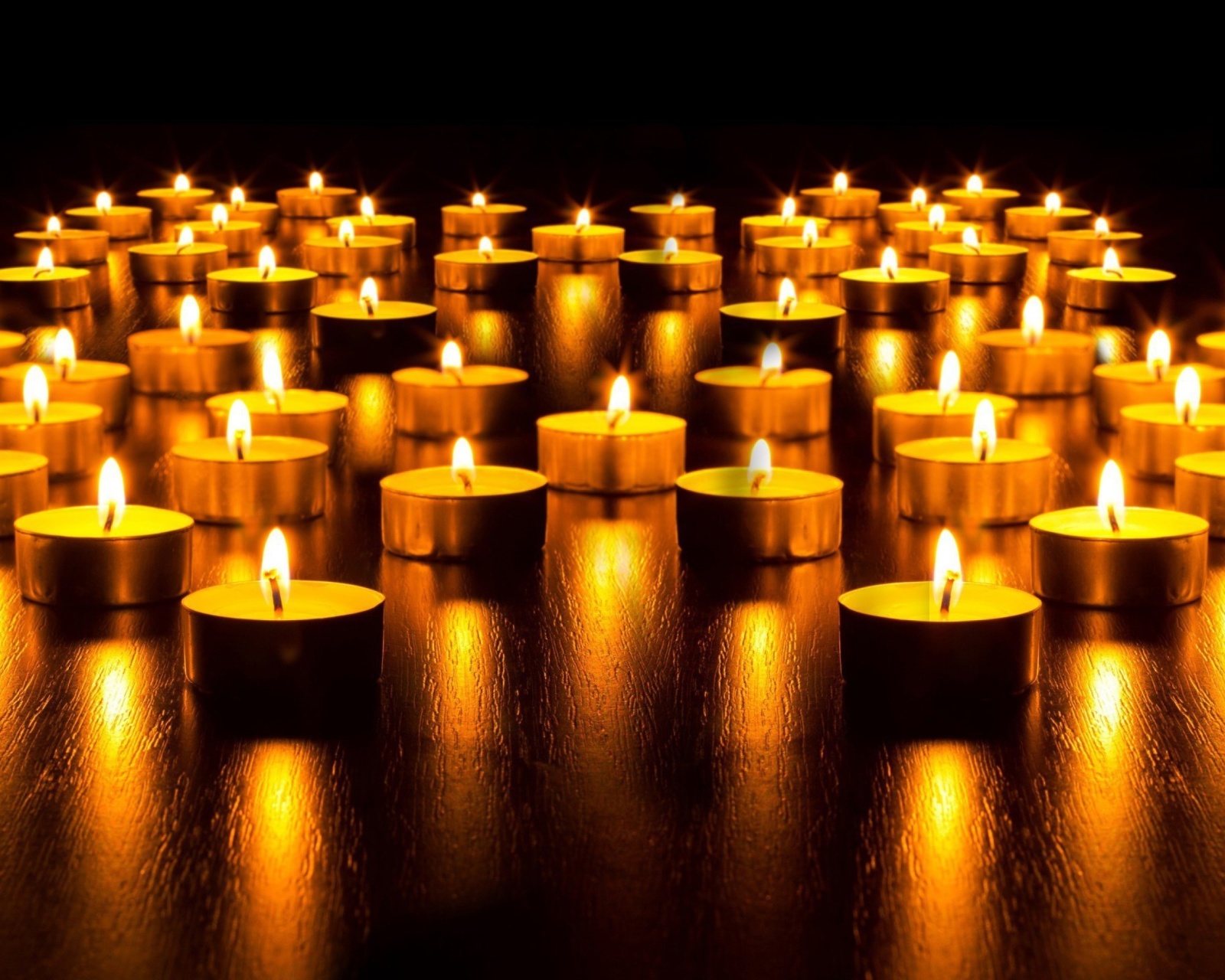 Candles wallpaper 1600x1280