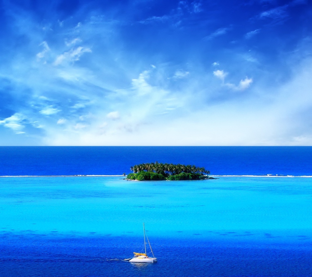 Обои Green Island In Middle Of Blue Ocean And White Boat 1080x960