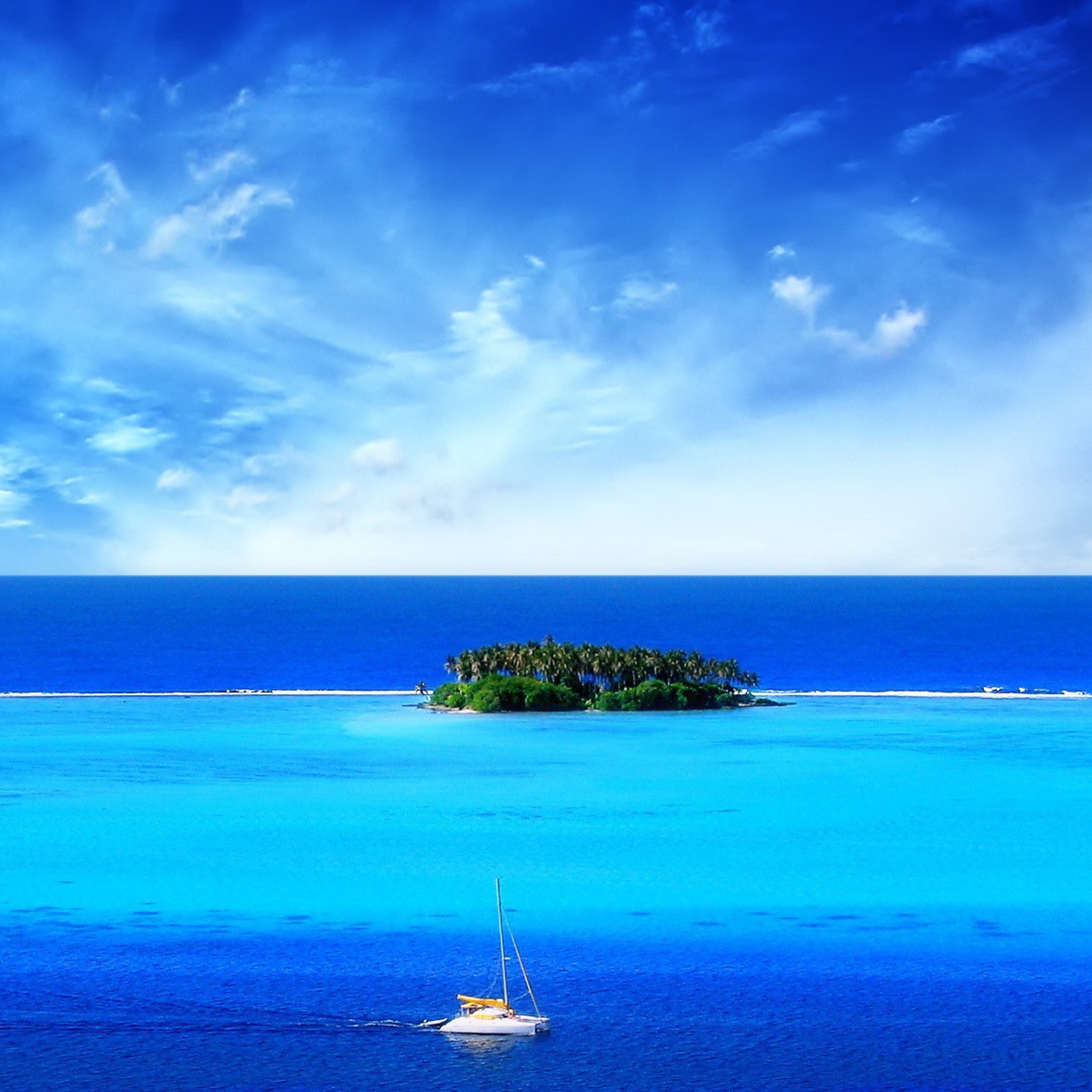 Sfondi Green Island In Middle Of Blue Ocean And White Boat 2048x2048