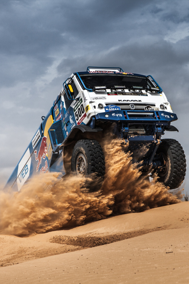 Rally Dakar Kamaz Truck screenshot #1 640x960
