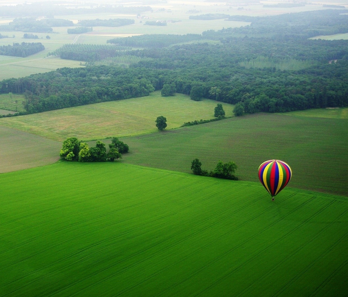 Sfondi Balloon And Beautiful Landscape 1200x1024