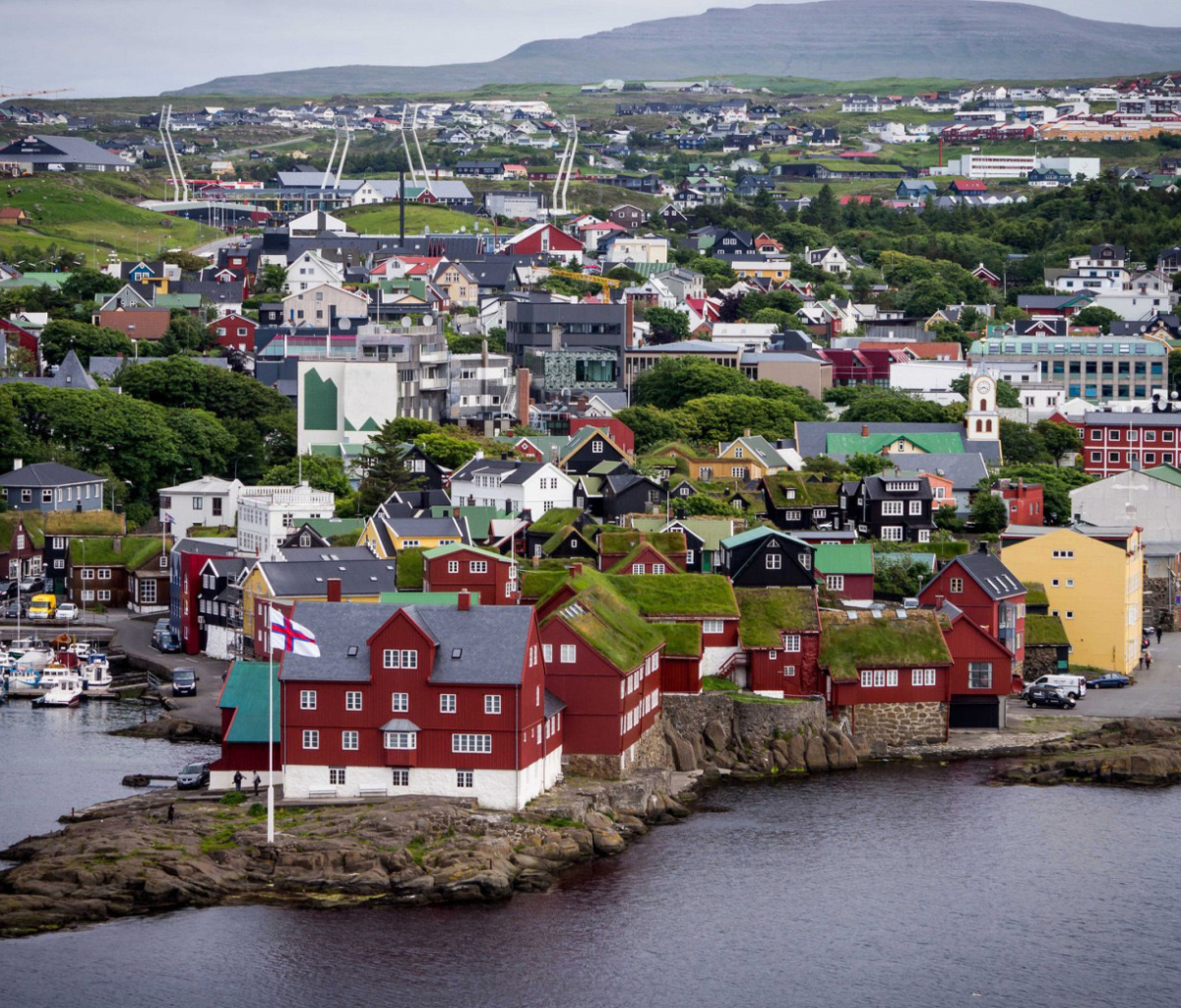 Screenshot №1 pro téma Torshavn City on Faroe Island 1200x1024