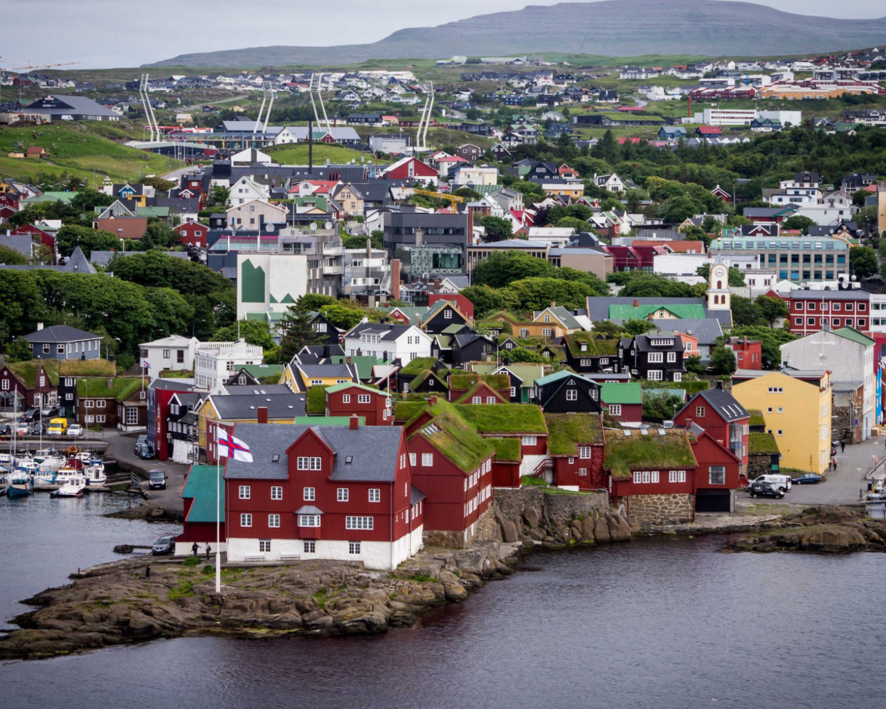 Screenshot №1 pro téma Torshavn City on Faroe Island 1280x1024