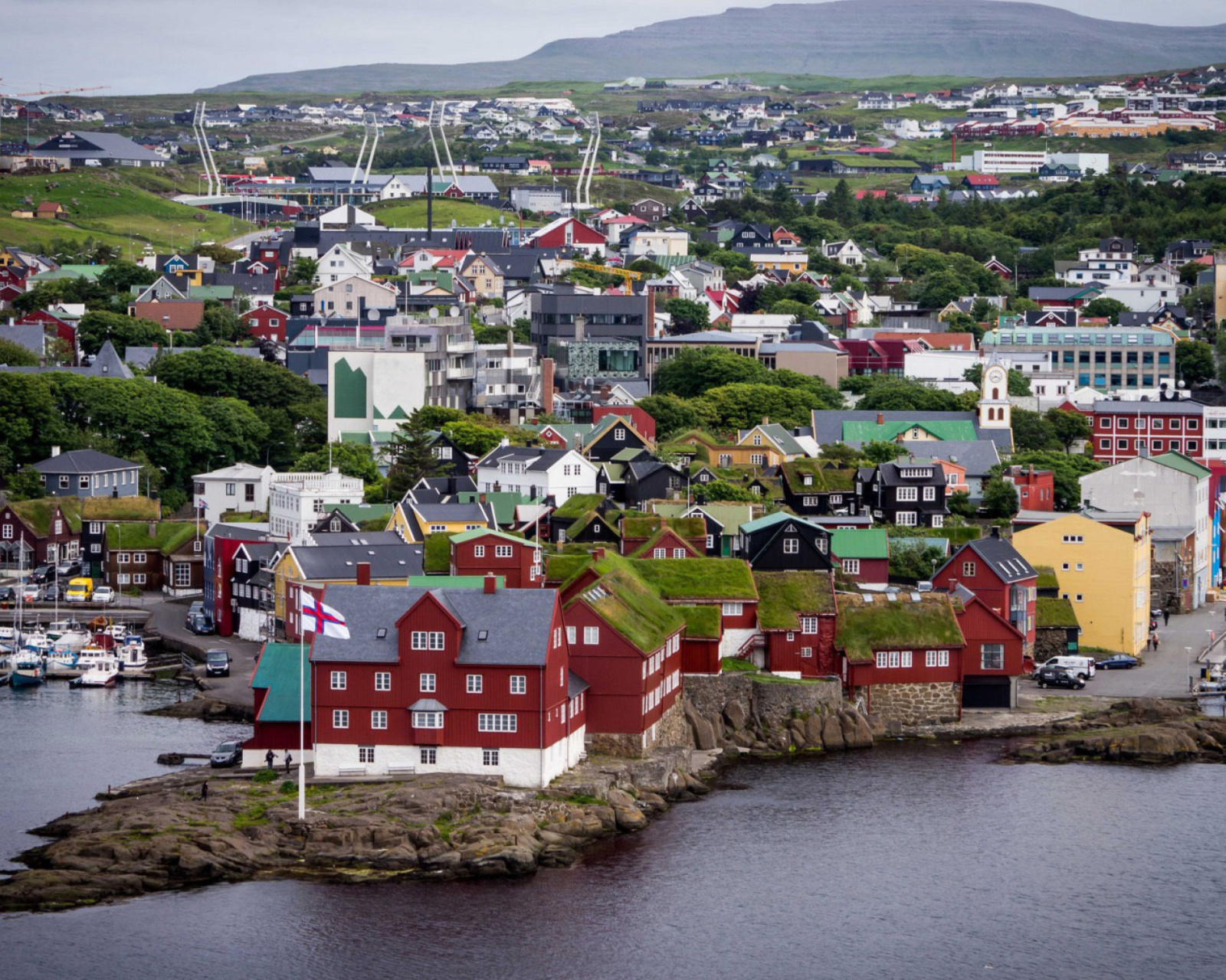 Screenshot №1 pro téma Torshavn City on Faroe Island 1600x1280