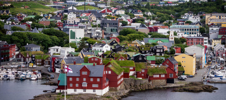 Screenshot №1 pro téma Torshavn City on Faroe Island 720x320