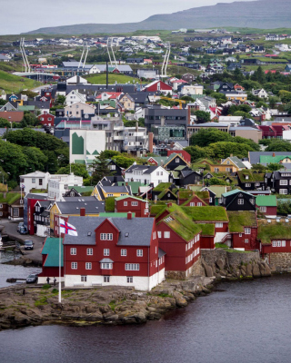Torshavn City on Faroe Island - Obrázkek zdarma pro 640x960