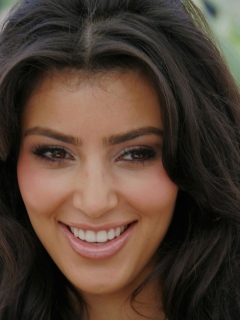 Das Kim Kardashian Wallpaper 240x320