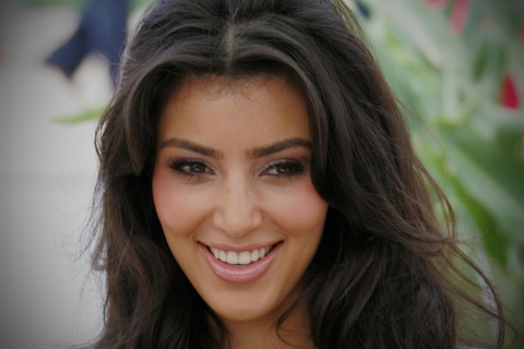 Das Kim Kardashian Wallpaper 480x320