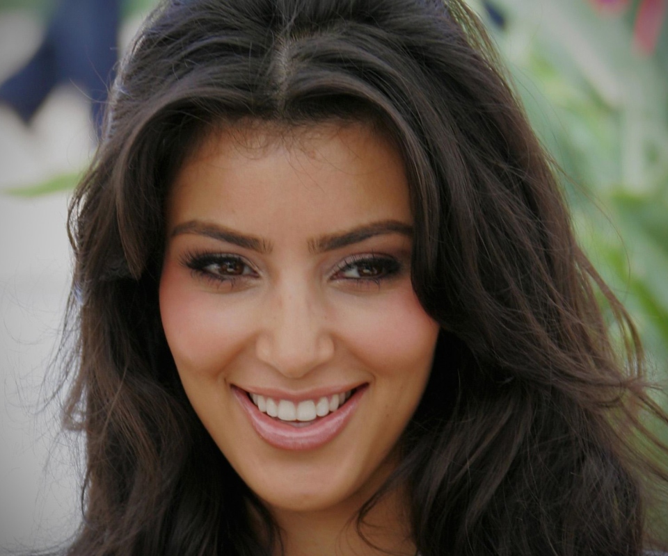 Screenshot №1 pro téma Kim Kardashian 960x800