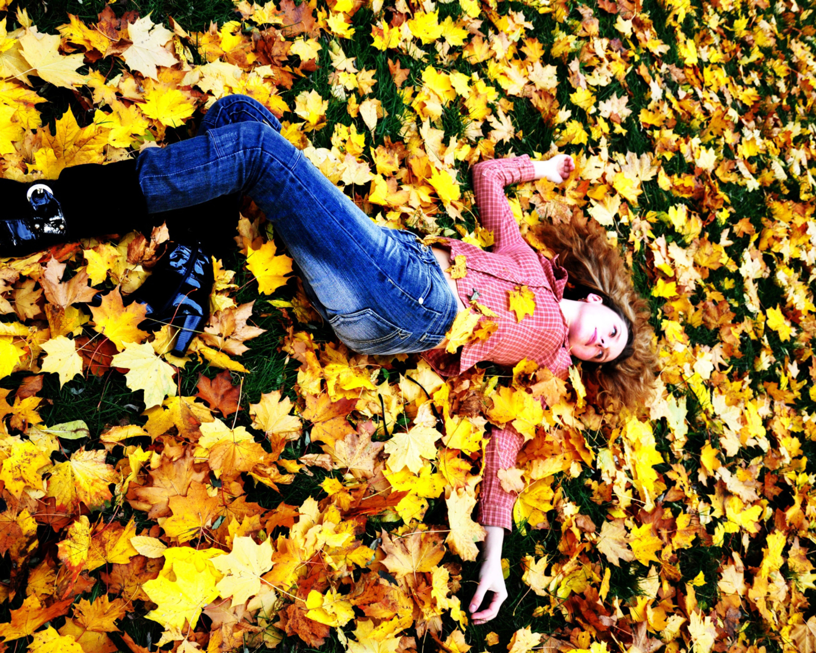 Sfondi Autumn Girl 1600x1280