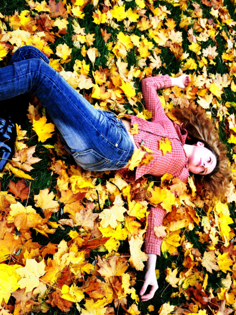 Das Autumn Girl Wallpaper 480x640