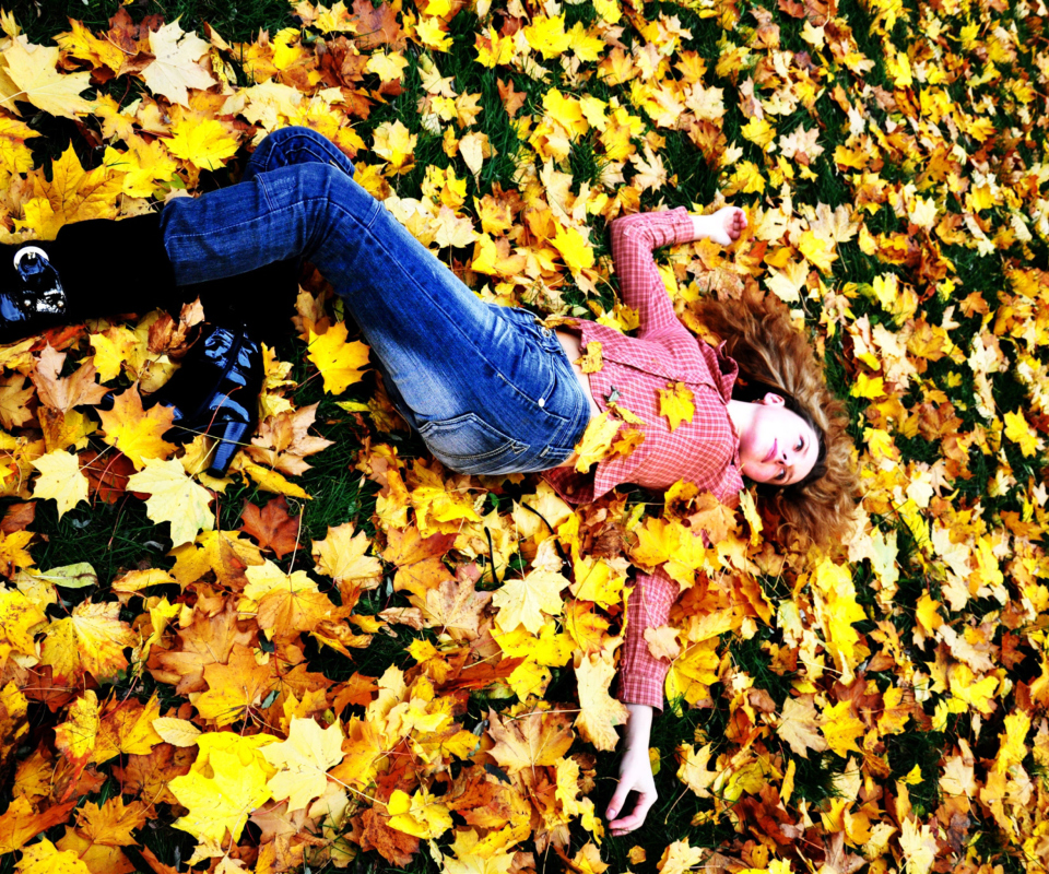 Autumn Girl screenshot #1 960x800