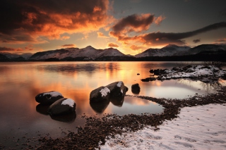 Sunset Over Mountains - Obrázkek zdarma pro Nokia C3