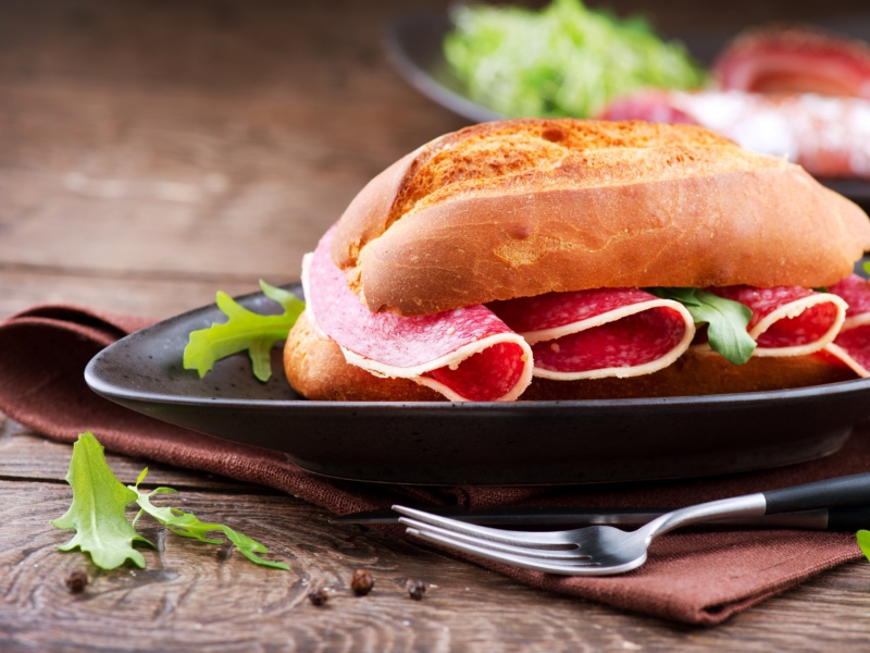 Sfondi Salami Sandwich 800x600