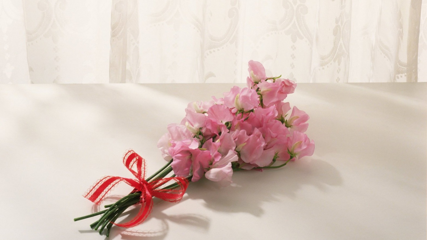 Screenshot №1 pro téma Pink Flowers 1366x768